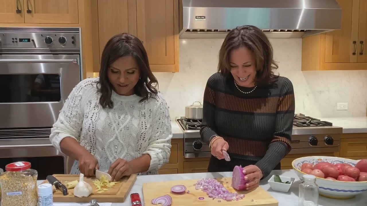 mindy kaling and kamala harris cook